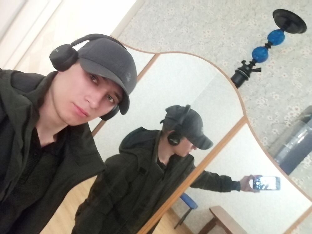  27580158  Andrey, 32 ,    