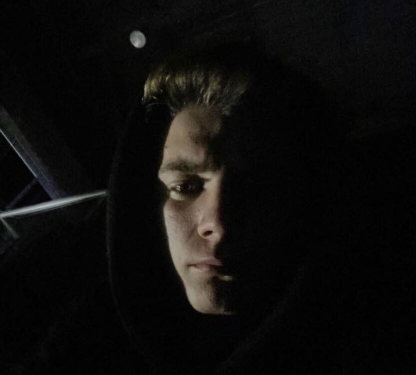 ���� 31423038 ����� ��������, 22 ����, ���� ���������� � ������