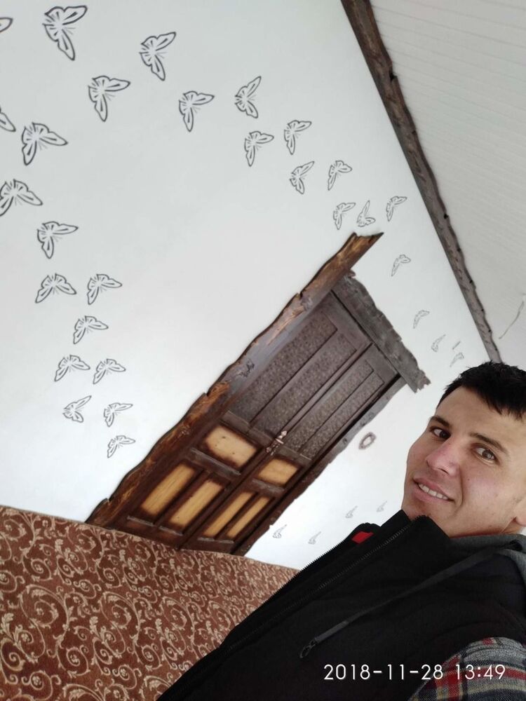  19252898  S J, 30 ,    -