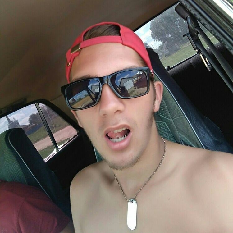  28730598  Alexander, 27 ,    