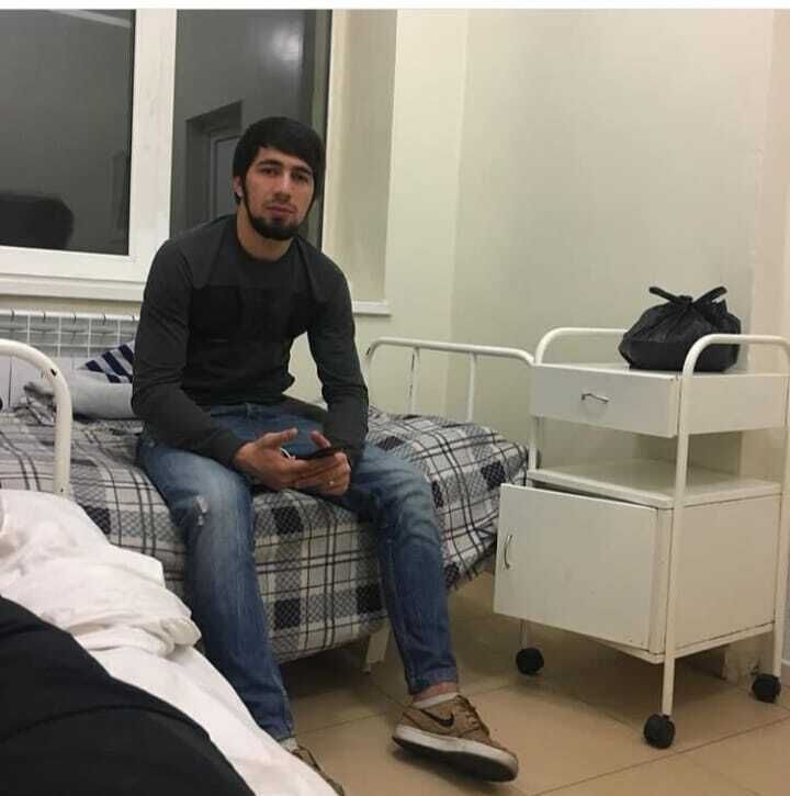  27042548  , 30 ,    -