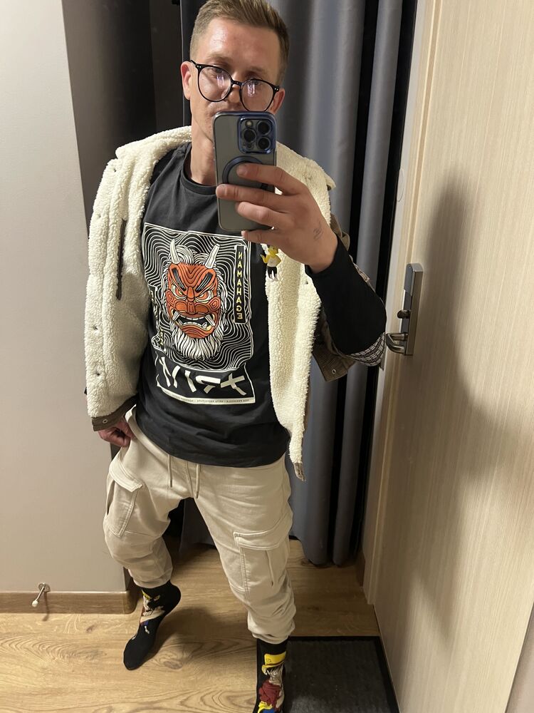  43822738  , 28 ,    