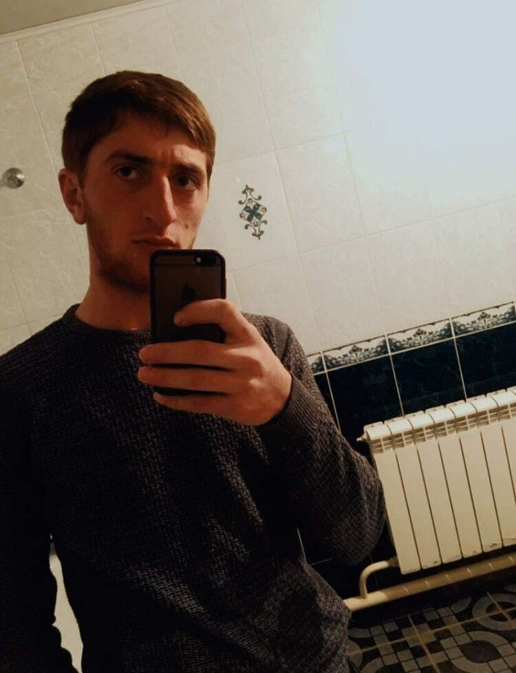  33745798  Kemal, 26 ,    