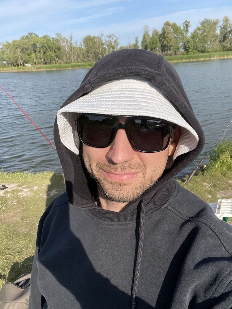  ,   Vladamir, 37 ,   c 