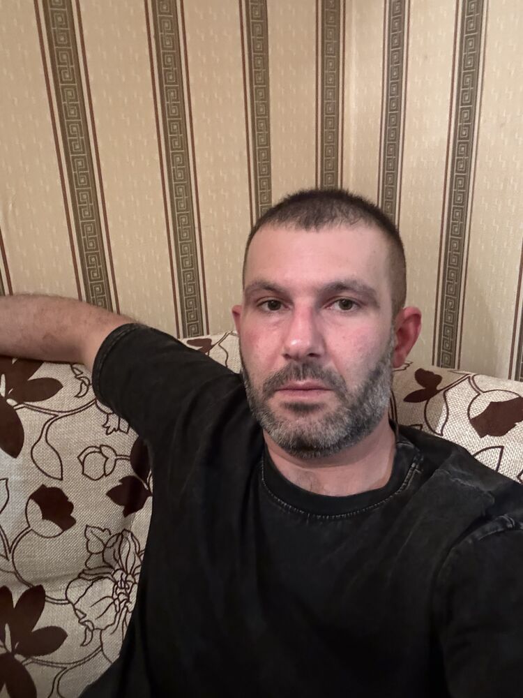  ,   Artur, 34 ,   ,   