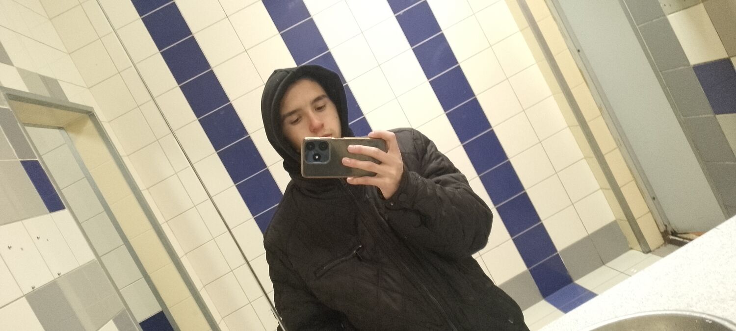  41329018  Kirill, 19 ,    