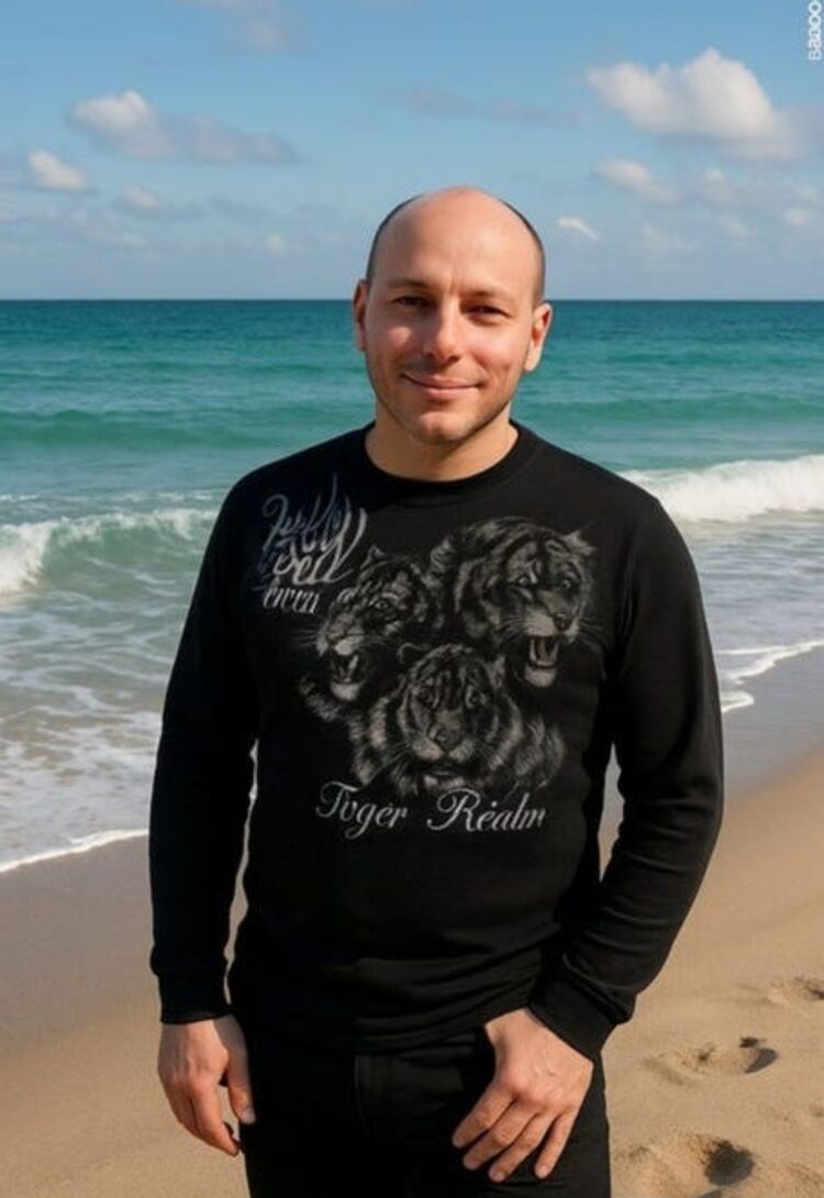  53226148  Viktor, 48 ,    
