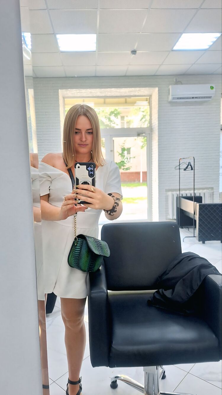  ,   Eleonora, 36 ,   ,   