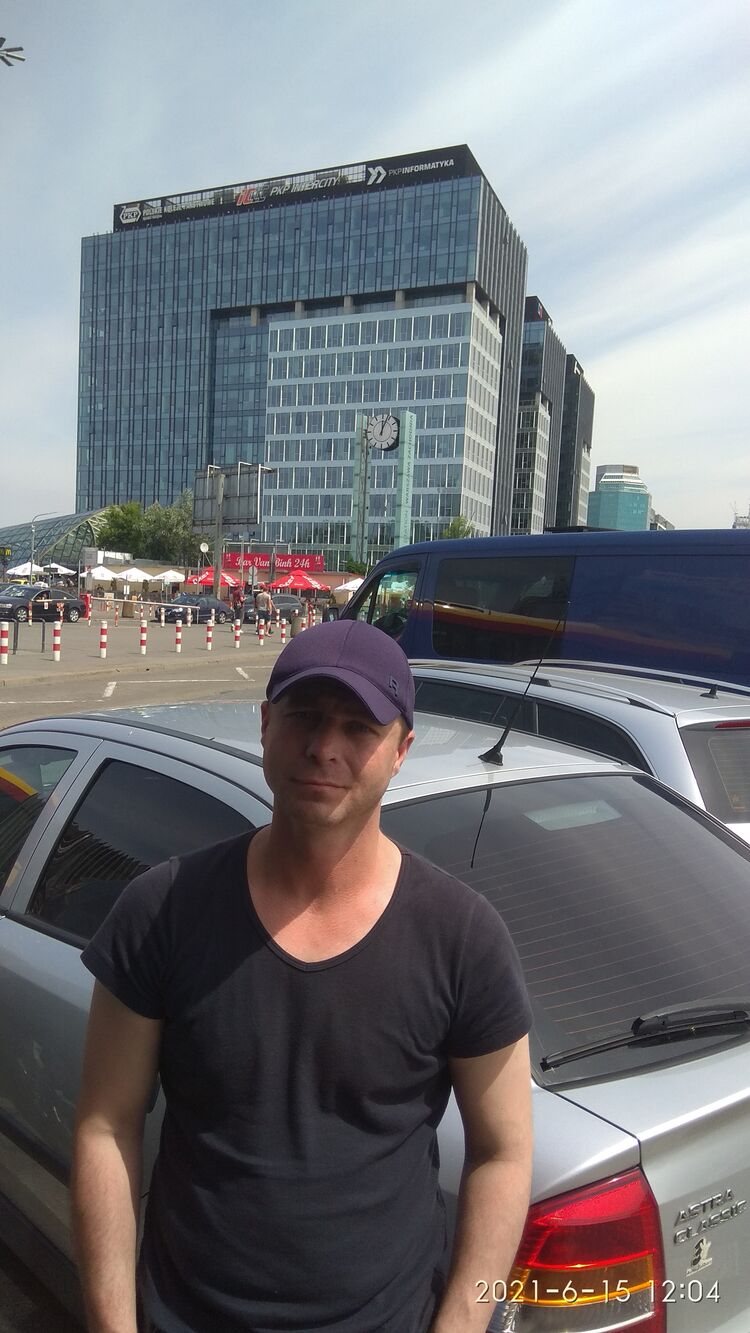  ,   Andriy, 40 ,   ,   , c , 