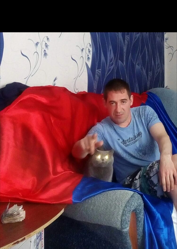  33251578  , 42 ,    