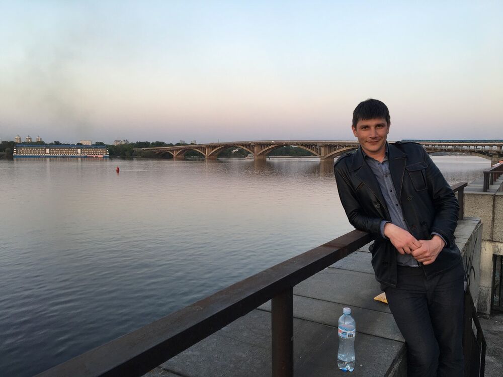  13193888  Yuriy, 41 ,    