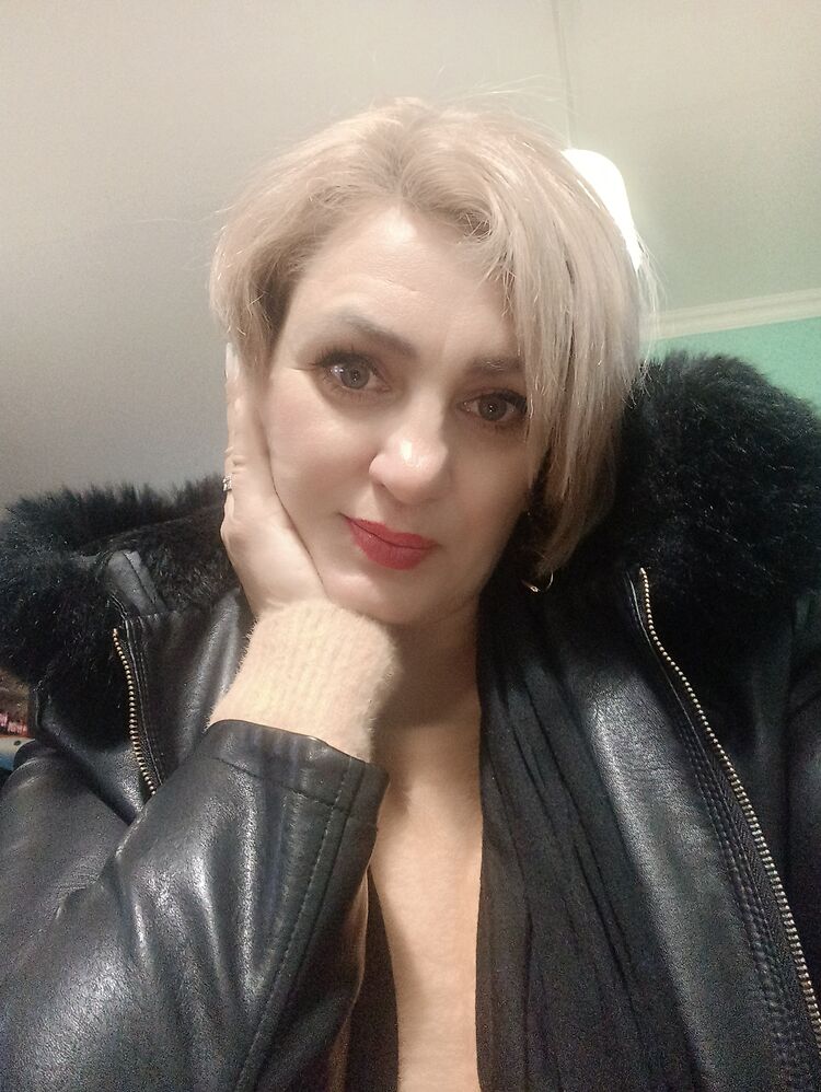  ,   Lina, 41 ,  