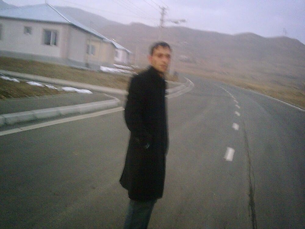 ,   Arman, 40 ,   