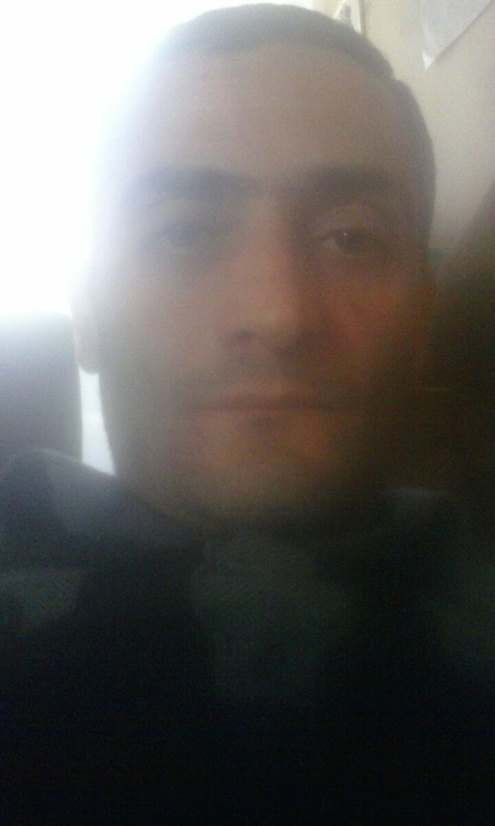  9186098  Artur, 48 ,    
