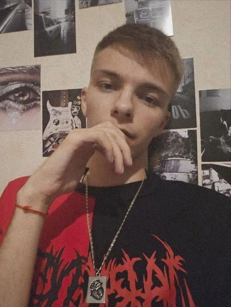  46211428  , 22 ,    