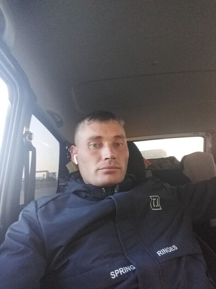  21036868  Aleksandr, 34 ,    