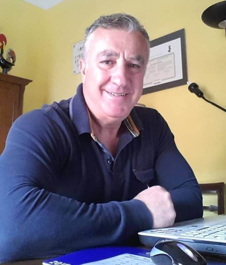  48246238  Alexander, 60 ,    -