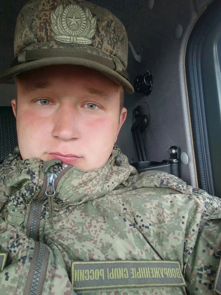  ,   Alex, 27 ,   ,   , c , 