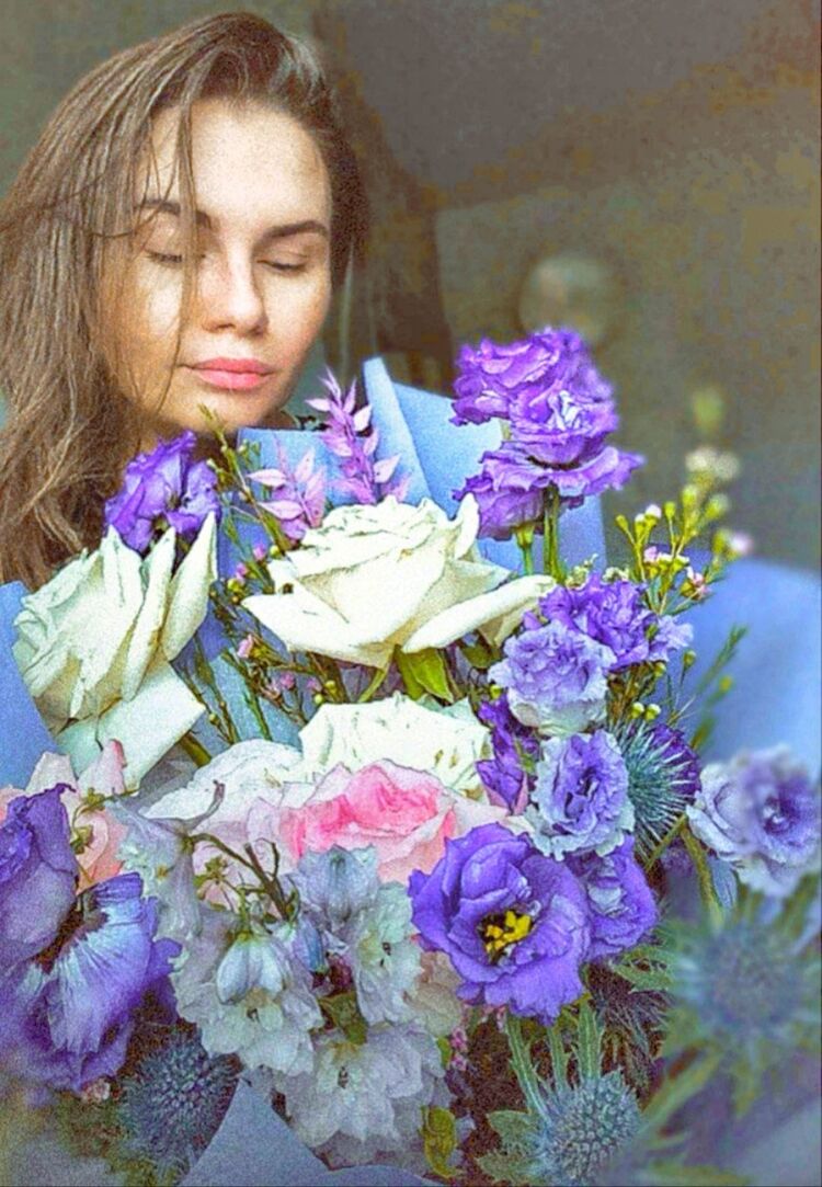  ,   Julia, 30 ,   ,   