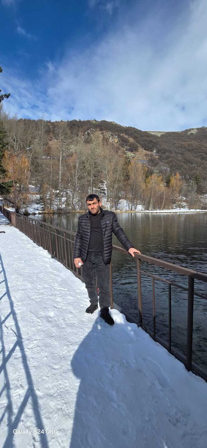  52253168  Grigor, 38 ,    
