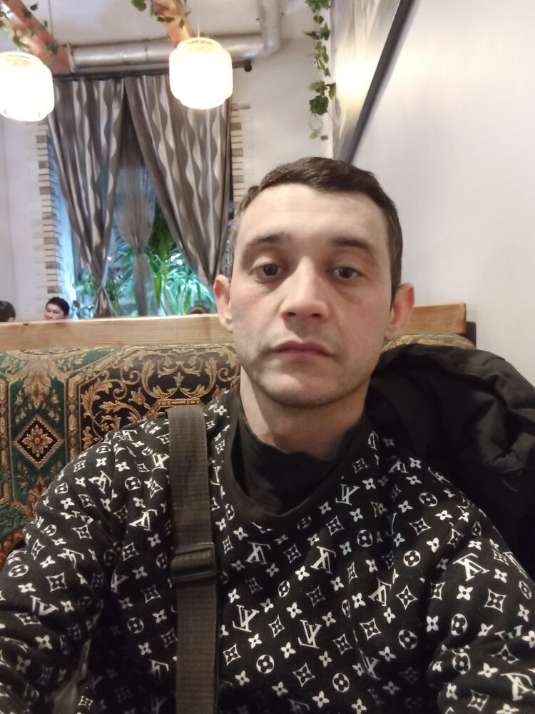  27026608  Hamroz, 34 ,    