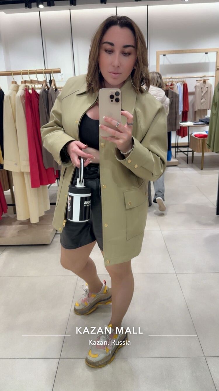  54216318  Gabriela, 41 ,    