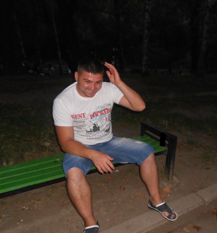  ,   Victor, 44 ,   