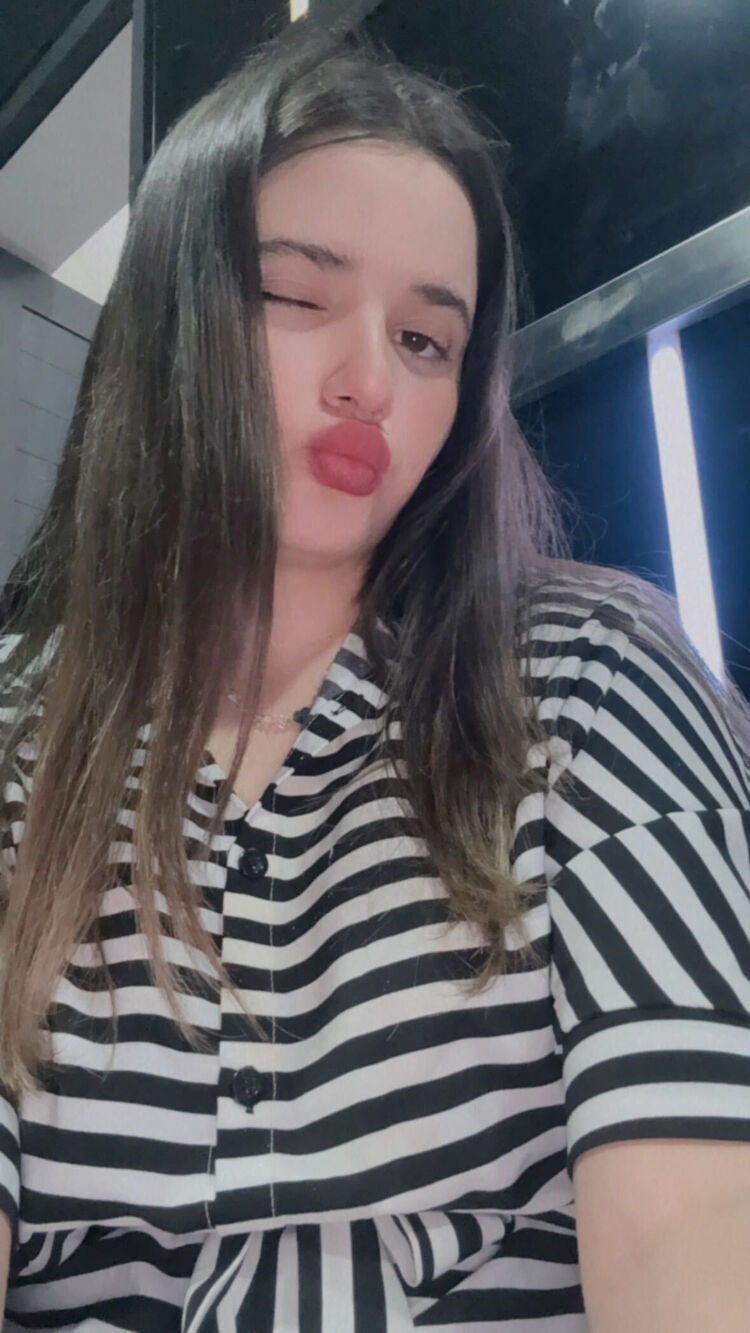  52493718  , 21 ,    