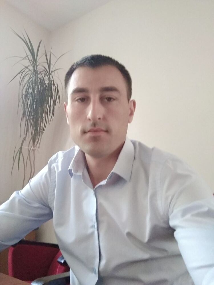  ,   Alex, 36 ,   ,   , c , 