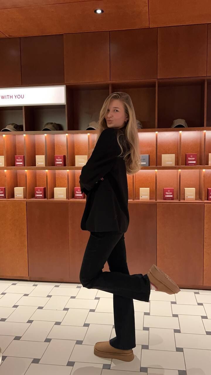  53312228  , 28 ,    -