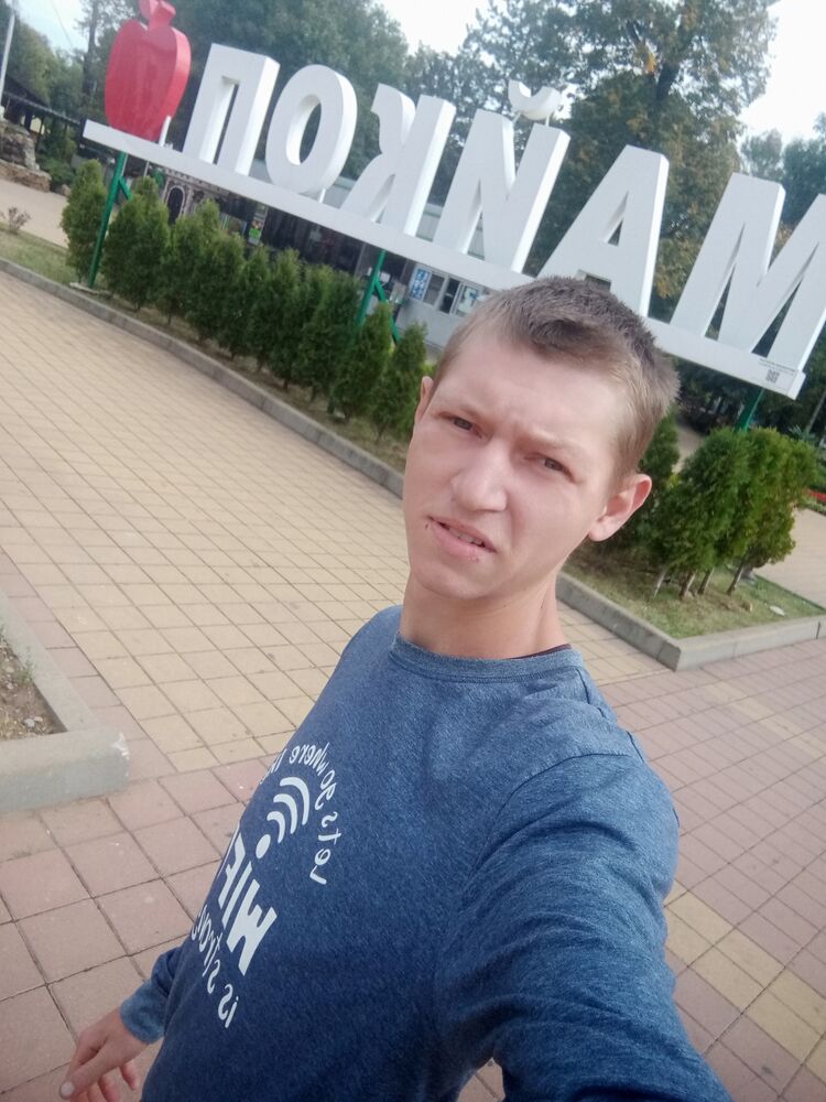  30375448  Igor, 24 ,    
