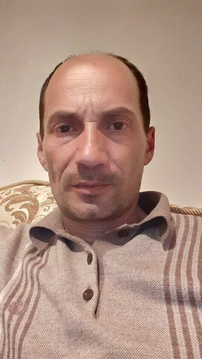  22416408  Artur, 50 ,    