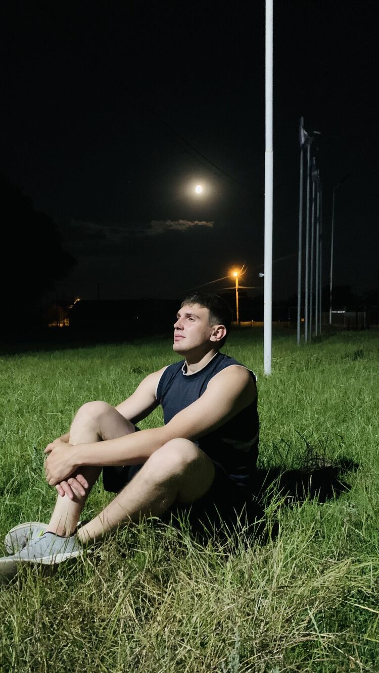  ,   Valentin, 28 ,   ,   