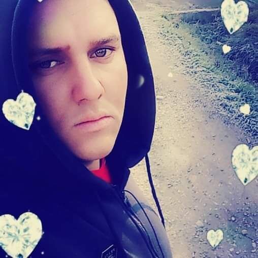  46928718  , 27 ,    