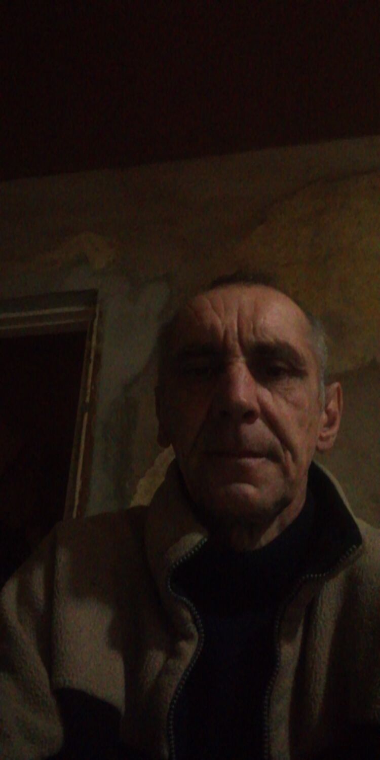  ,   Leon, 57 ,   ,   