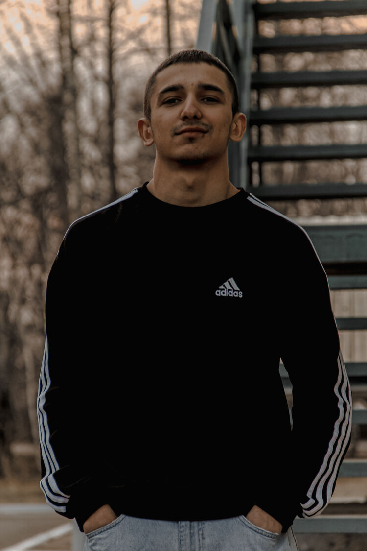  26134358  Alexander, 25 ,    