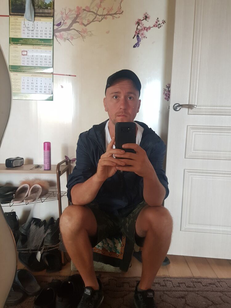  -,   Jonie, 40 ,   ,   