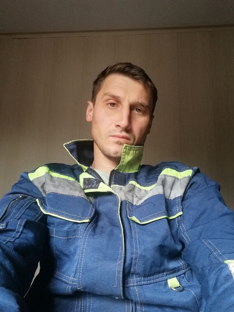  48831658  , 34 ,    