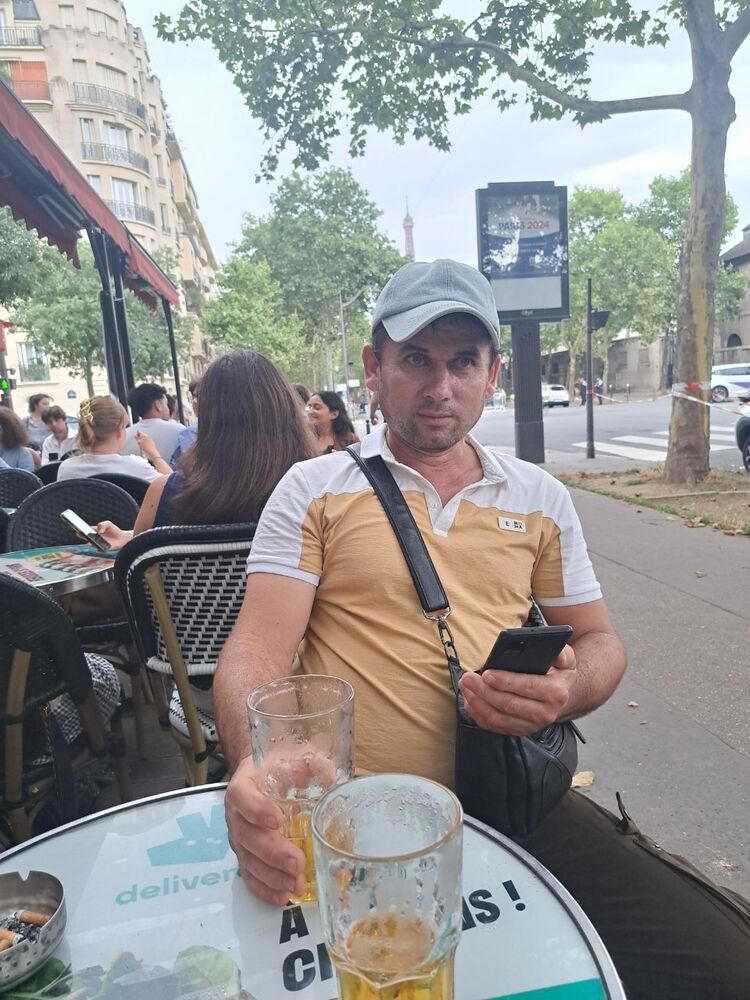  48236678  , 37 ,    Dejvice