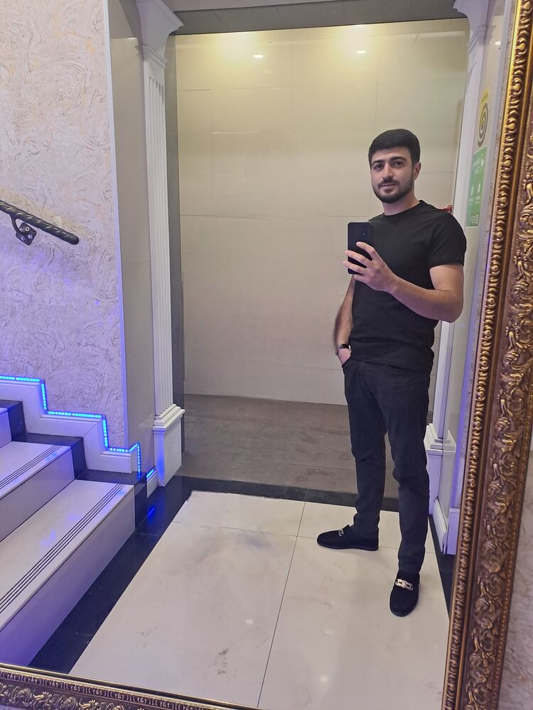  45981718  Sadiq, 26 ,    -