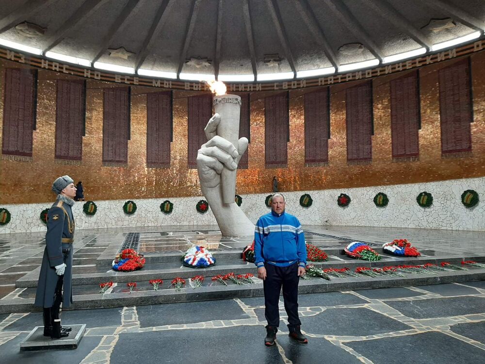  27114358  , 49 ,    -