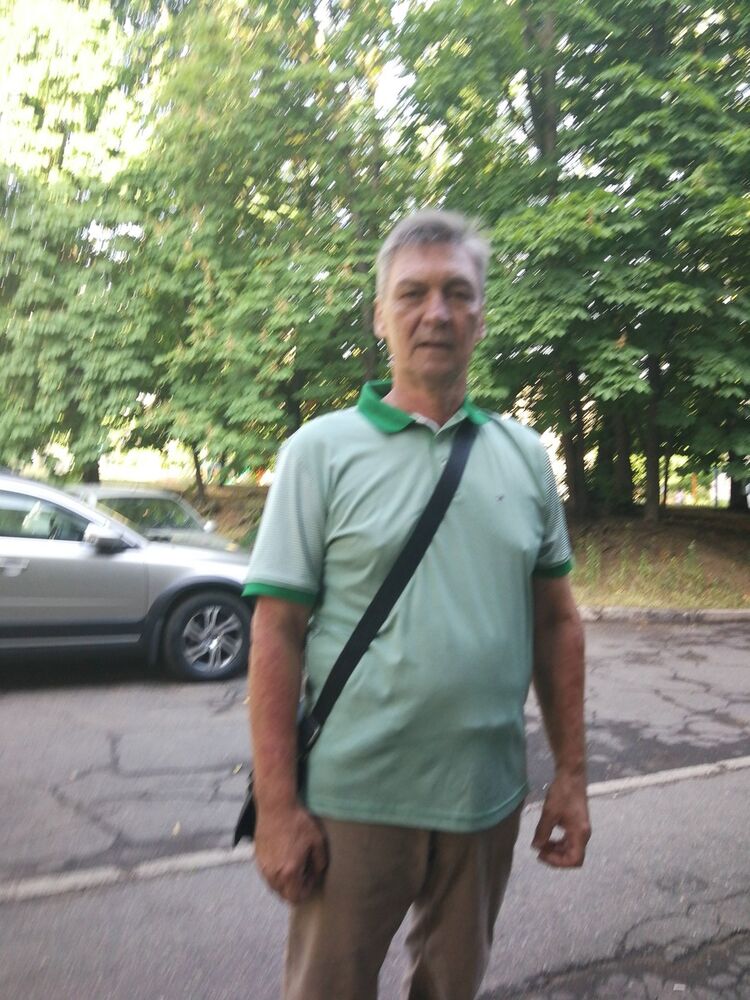  18203558  Gena, 62 ,    