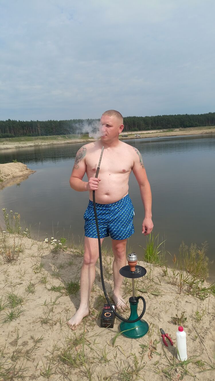  37771858  Oleg, 80 ,    