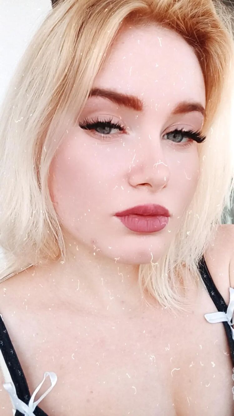  ,   Anastasia, 25 ,   ,   