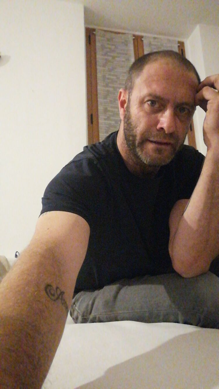  54643708  Andre, 43 ,    