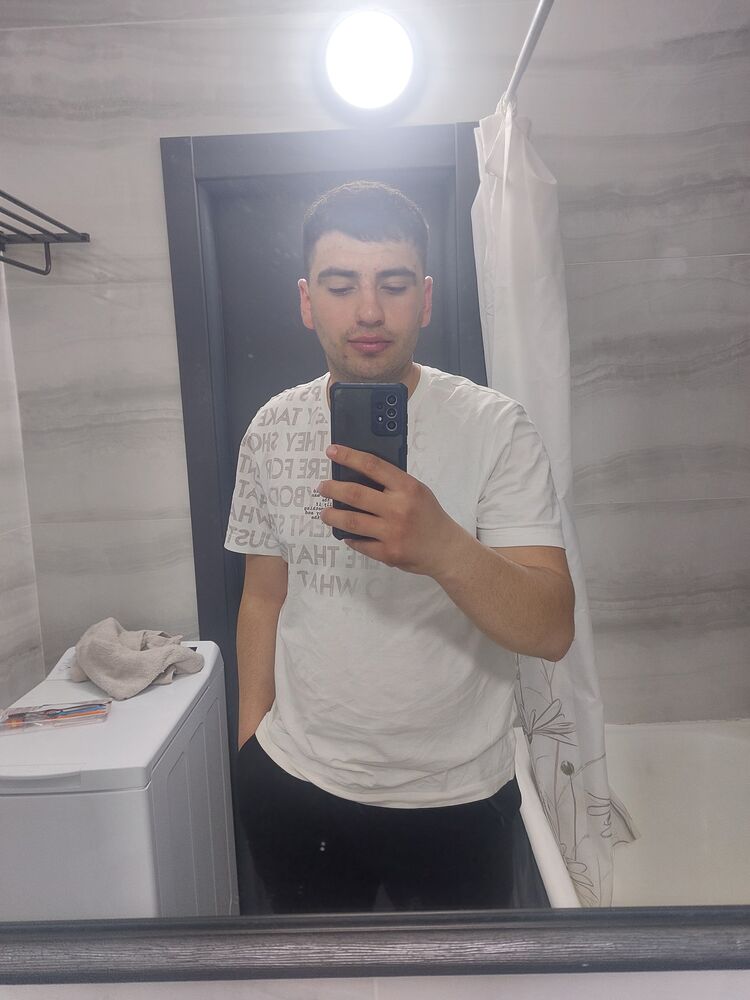  ,   Anatol, 21 ,   ,   