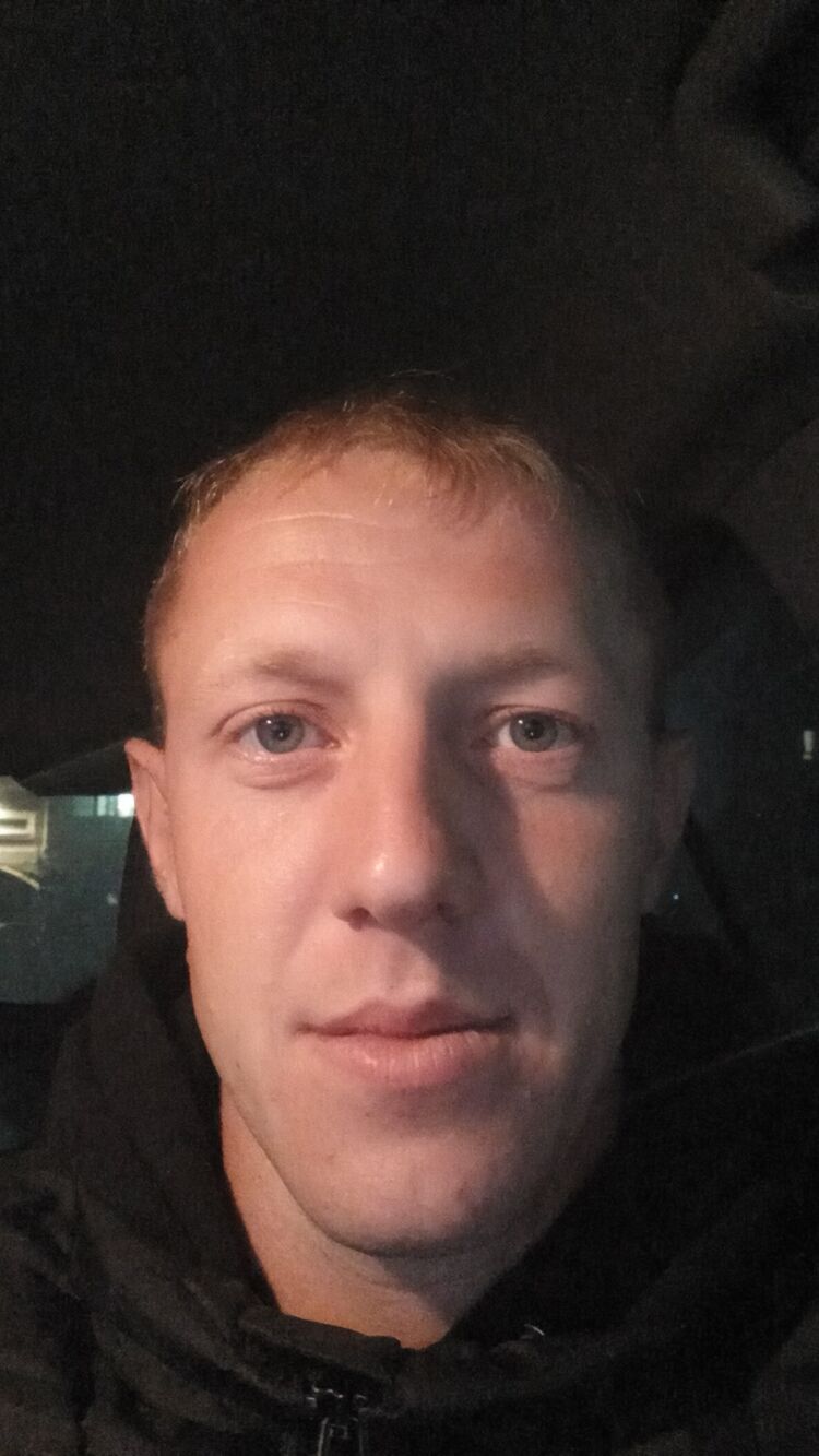  27876218  Mark, 36 ,    