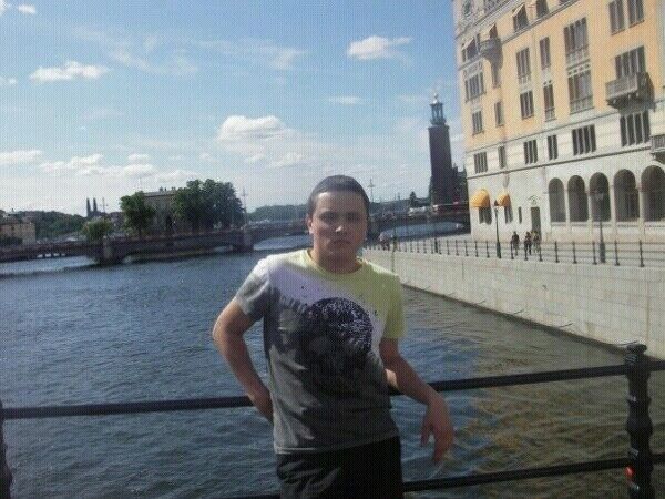  5840518  Andru, 36 ,    