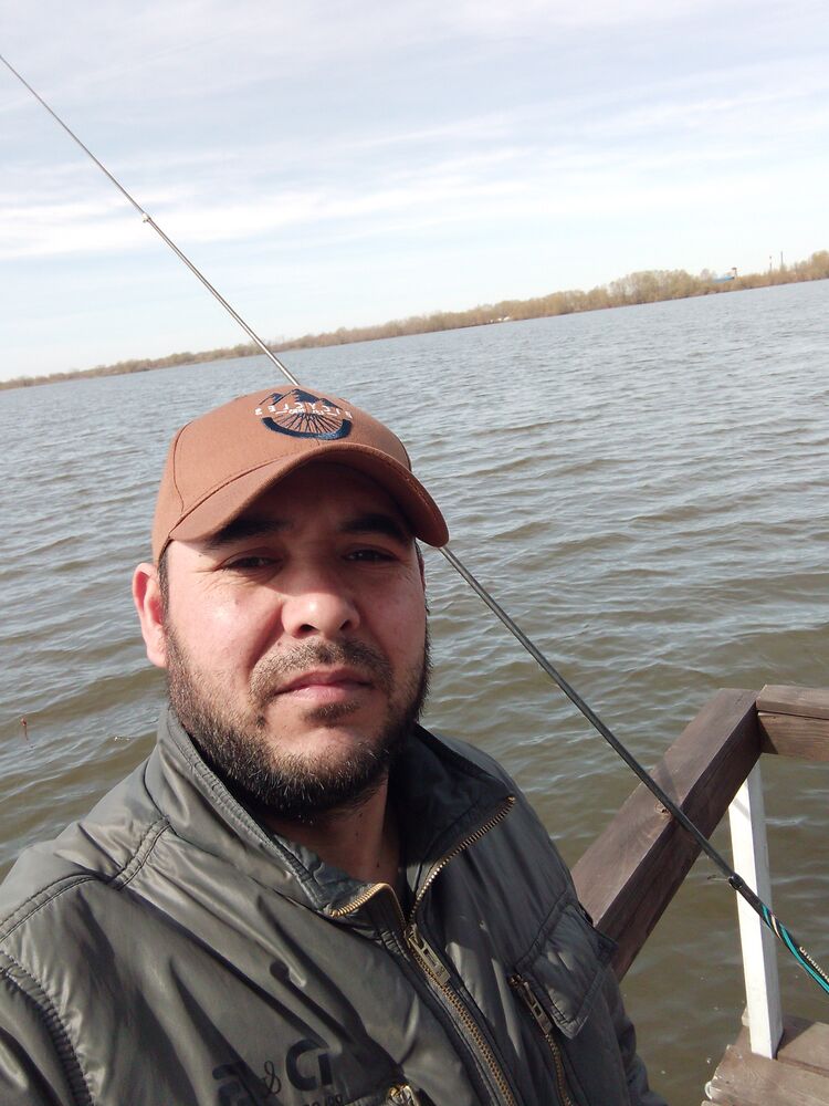  ,   Ali, 33 ,   ,   