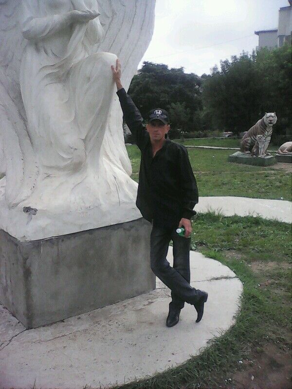  15359498  leks, 40 ,    